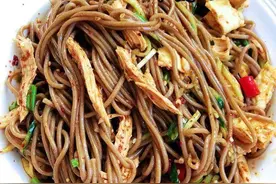 春天多吃荞麦面，拌上一碗香辣料汁，味道美滋滋，大鱼大肉也不换图片