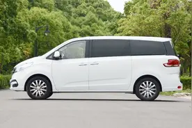 上汽大通G10柴油值得买吗，跟汽油车比有啥优缺点？搞明白不吃亏视频封面