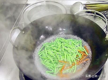 大厨分享炒肉丝，不老不柴不粘锅技巧，学会可以做数10种家常小炒