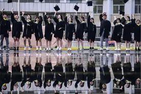 “锁定”家门口的大学图片