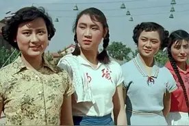 被人尊称“后来红”的向梅，误打误撞进入影视圈，年轻时因长相洋气而无戏可拍，人到中年才走红图片