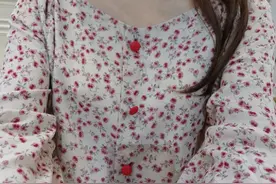男朋友吐槽我穿的衣服像大妈，气死我了图片