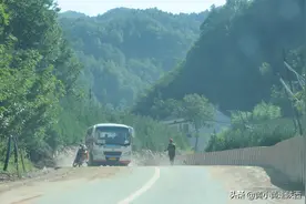 被西安一条公交线美到了！2元直达秦岭脚下小城，30公里览尽风光图片