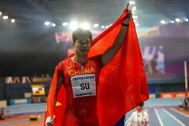 9秒94！美国飞人罗尼贝克强势夺冠，他曾是苏炳添的手下败将图片