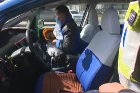 交警小店一大队：正确使用安全带 行车安全有保障图片