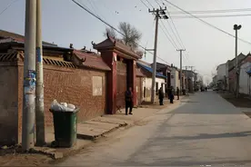 由于很多的村庄都没有下水道，现在新盖房的村民都采用了这种方法图片