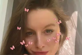 又土又村的「蝴蝶风」为啥这么火？图片