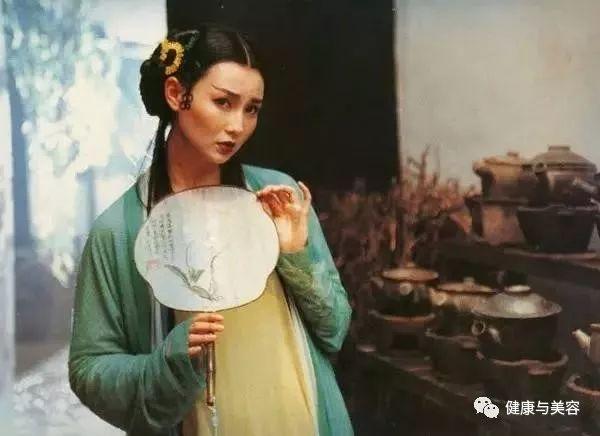 张曼玉是55岁该有的样子吗？阻止衰老的简捷护理法