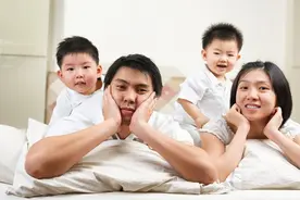 “生4个儿子现在都打光棍了”提起儿子，大妈当年的优越感全没了图片