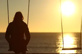 32岁初入职场，当了近两年的育婴嫂，才知道这个活认真的人干不久图片