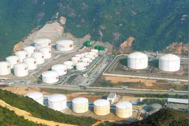 全球每年消耗50亿吨石油，按照此速度计算，石油还能用多久？图片