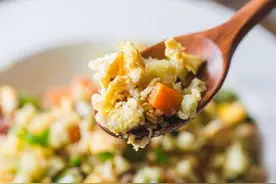 女明星的减肥食谱，关晓彤版蔬菜三明治，欧阳娜娜同款花菜炒饭图片