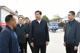 磁县快讯：县委书记张才芳到时村营乡督导农村人居环境整治工作图片