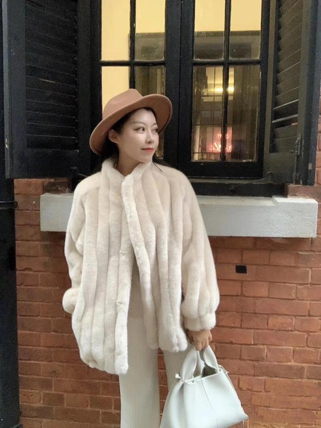 金貂绒和水貂绒的区别是什么，几个小知识，希望可以帮到你