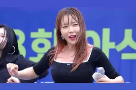 洪真英还在努力上位，马尾妹却先火一步，这就是韩国女团的竞争图片