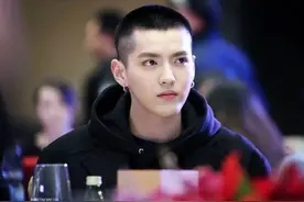曾说自己进监狱，吴亦凡“求锤得锤”，粉丝走火入魔扬言要劫狱图片