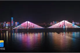 夜空中全是“山东”！武汉25公里“长江巨屏”为山东点亮，满满的感动图片