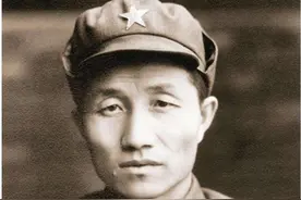 1934年，小货郎救下了3000红军的生命；得救后，军长苦寻了他51年图片
