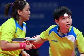 王曼昱/车晓曦战胜孙颖莎/孙铭阳 晋级乒乓球女双决赛图片