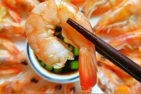 煮虾时：“冷水煮”和“热水煮”区别很大，煮不对肉质老，腥味重图片