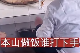 63岁赵本山携全家直播，坐土炕大盆吃饭，网友：太接地气了吧图片