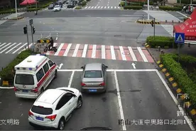 江门女司机突然压线变道被罚，交警查验监控后撤罚还表扬图片