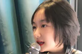 孙俪异母妹妹晒短发照，年仅19岁清纯动人，与姐姐仿佛复制粘贴图片