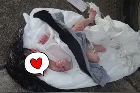 揪心！新生儿被遗弃在路边，生母才19岁图片