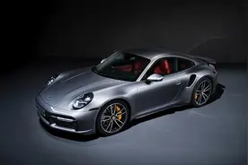 再续经典 | 保时捷911 Turbo S图片