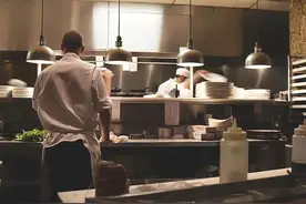 油冒烟时才下锅？剩油继续炒？烹饪的这些误区，大多数人都在做图片