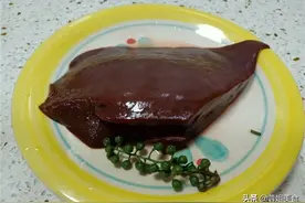 四川厨娘教你“炒猪肝”，不能直接入锅炒，教你先腌制，嫩滑不腥图片
