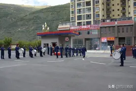 新消防员下队||火焰蓝，那一抹最美的颜色图片