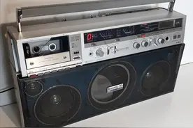 爱华 80年代生产的CS-880便携式收音机、录音机图片