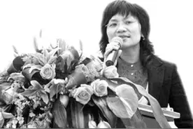 “厦门女富豪”陈清娜：15岁考大学，不甘平凡欠1.8亿混高档场所图片