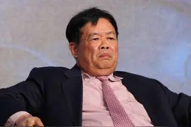 福建首富现身！51岁坐拥千亿，超越曹德旺、丁世忠等知名企业家图片