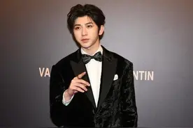 被全网黑的蔡徐坤再次刷屏网络：好好生活的底气，是自己给自己的图片