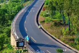 要致富，先修路。四通八达的公路推动了乡村的经济发展，利国利民图片