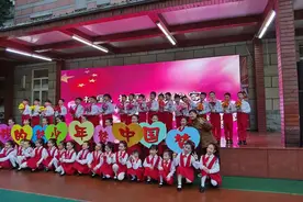 “国旗下讲话”，师生传递爱国主义情怀图片