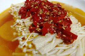 金针菇简单吃法，搭配一种酱料，秒变美味下饭菜图片