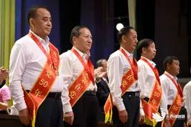 向东西湖的他们致敬！图片