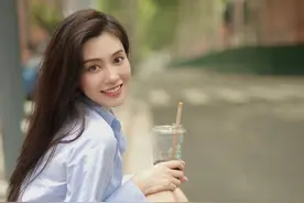 两性交往，追上五六十岁的女人不用太费劲，这3个技巧足够了图片