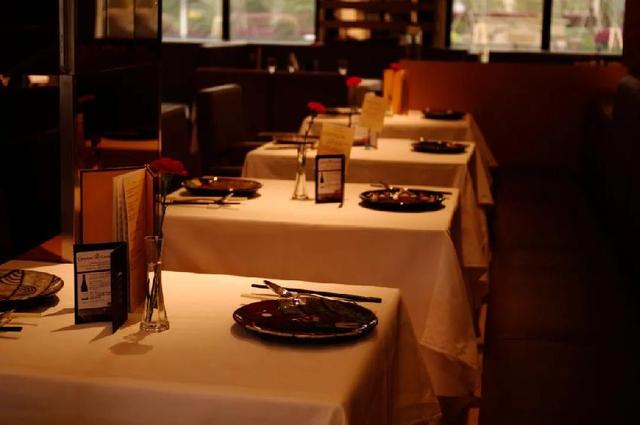 �ܱ�100������к������ܽ���153��������Ӫ�ɻ�