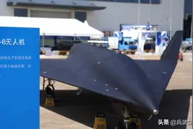 无侦8配合轰20使用？超音速隐身外形带耳挂，介绍字数越少越先进图片