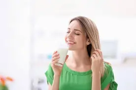 身体缺乏维生素B12，视力、肌肉、气血运行都受到影响，及时补充图片