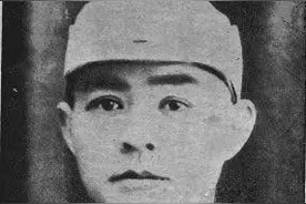 本是一对冤家，为了抗日，张自忠与庞炳勋在战场上握手言和图片