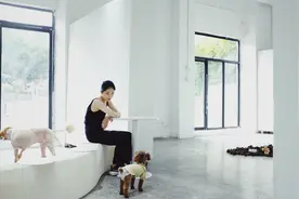 这家被客人误解成“高冷”的咖啡馆，一心只想给素人办艺术展览图片