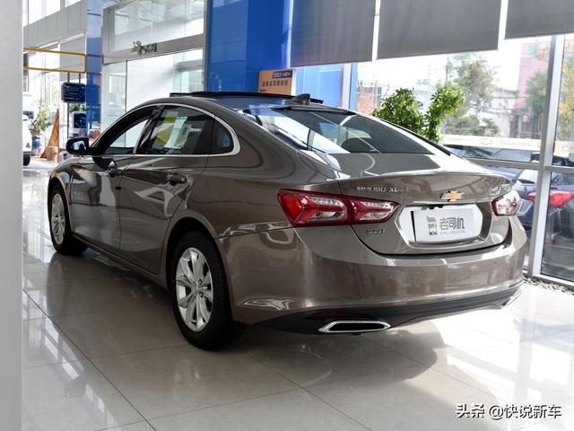 时尚运动的中型车，实惠性价比高，不再是屌丝三宝，实拍迈锐宝XL