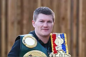 拳王哈顿带你参观他的豪宅，价值1250万，专门设有纪念室、放映室图片