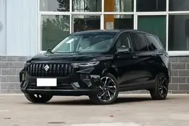 宝骏新品，1.5T+7座，RS7实车来了，媲美汉兰达图片