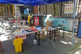 测核酸被要求手持身份证拍照？原来有人趁机“搭顺风车”图片